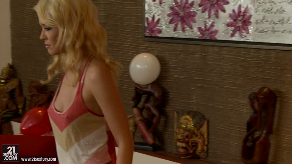 Nudefightclub Presents Valentines Day Fight