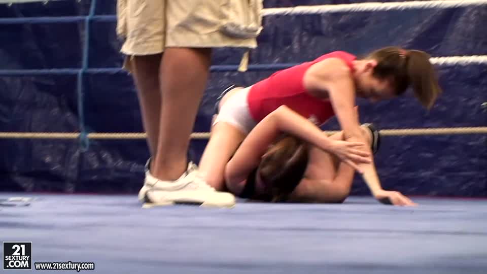 Nude Fight Club Backstage with Orsay & Valentina Chevallier